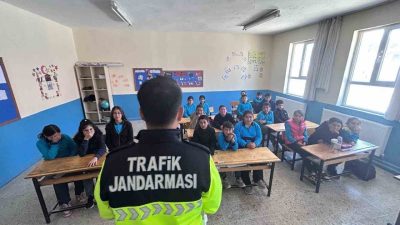 Afyonkarahisar İl Jandarma Komutanlığı tarafından trafik güvenliği bilincinin artırılması ve