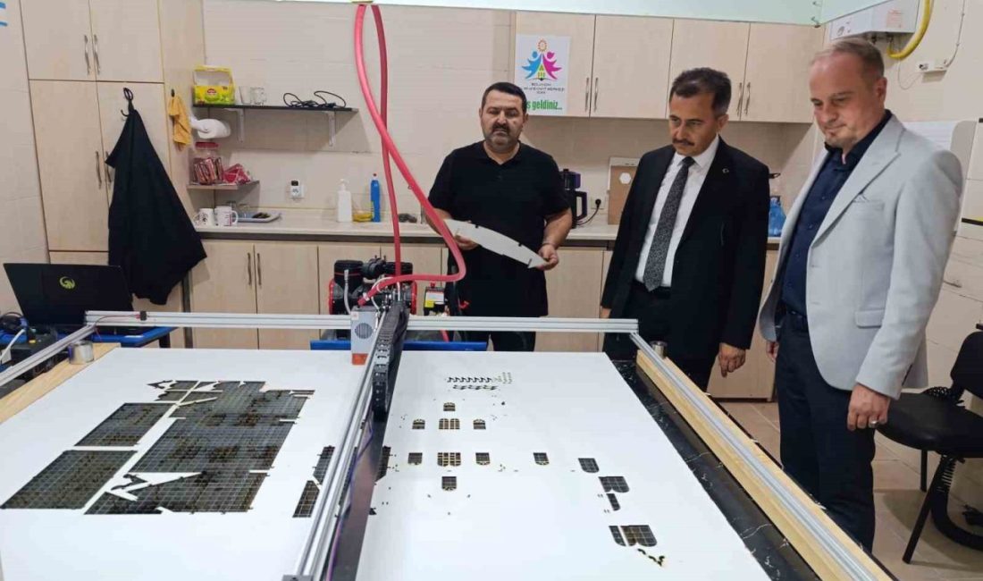 Afyonkarahisar’ın Bolvadin ilçesinde Millî Eğitim Müdürü Mehmet Ali Keleş’in öncülüğünde
