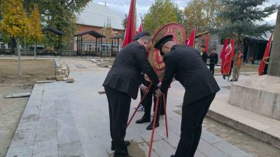Afyonkarahisar’ın Şuhut ilçesinde, Cumhuriyet’in ilanının 103’üncü yıl dönümü dolayısıyla kutlama