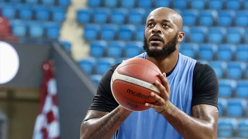 Kariyerinde Memphis Grizzlies, Boston Celtics ve Charlotte Hornets gibi NBA