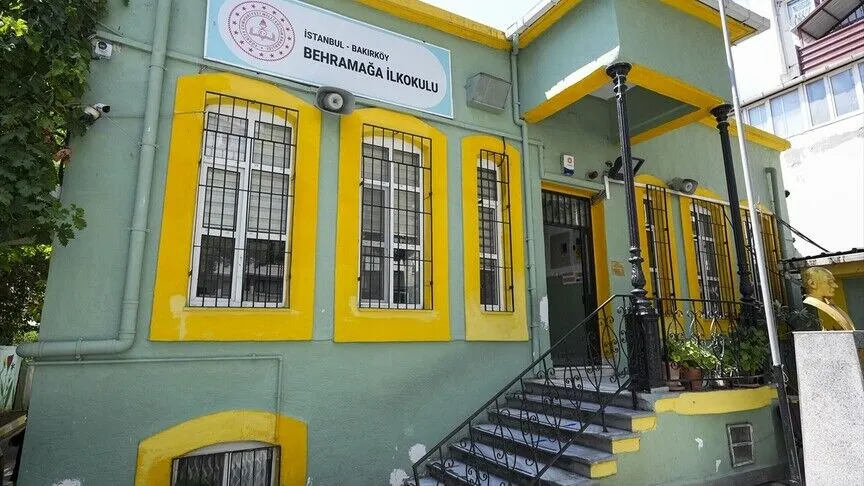 Anadolu Ajansının “Asırlık Mektepler” dosyasının bu bölümünde, Osmanlı sarayında yetişen