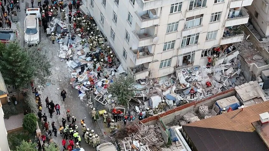Maltepe ilçesine bağlı Cevizli Mahallesi’nde bulunan Doğu Sokak’taki 7 katlı