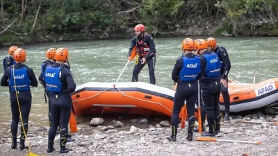 AFAD koordinasyonunda Türkiye’nin farklı illerinde görevli arama kurtarma ekiplerinin kabiliyetlerinin