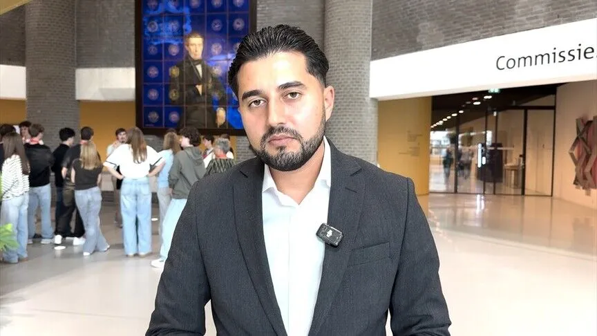 Ergin, Müslüman toplumunun yıllardır dile getirdiği ayrımcılık şikayetlerinin bugün resmi