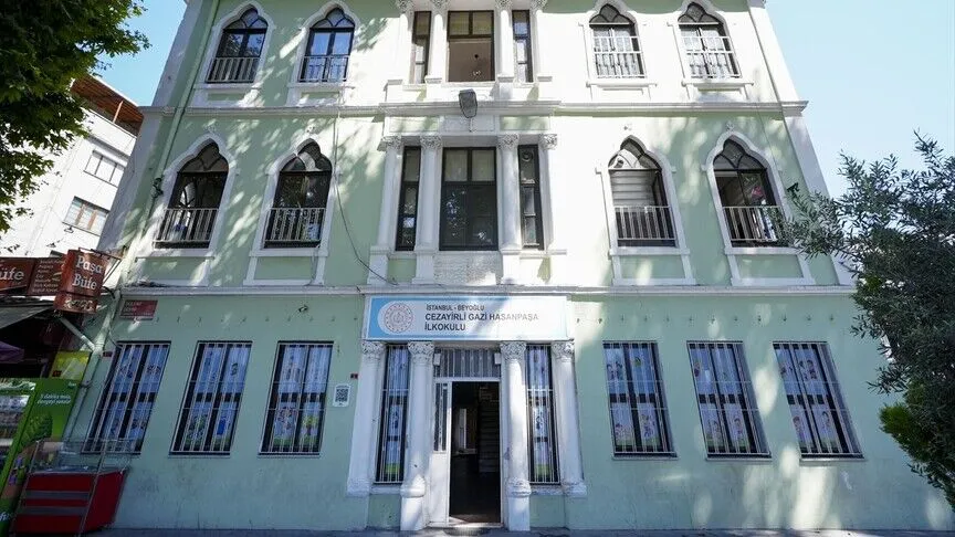 Anadolu Ajansının “Asırlık Mektepler” dosyasının bu bölümünde, Kasımpaşa’nın denizcilik tarihinin