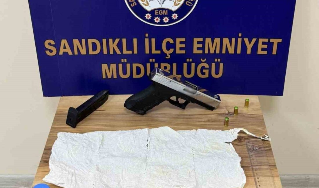 Afyonkarahisar’da torbacı diye adlandırılan uyuşturucu satıcılarına yönelik polis tarafından yapılan