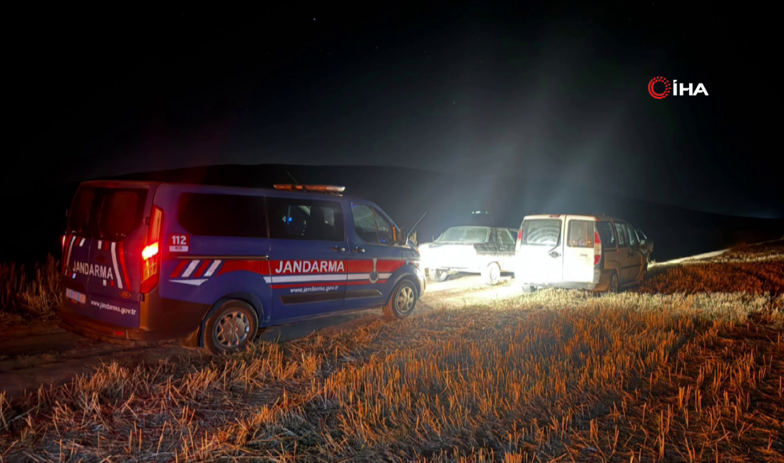 Edinilen bilgilere göre, Emirdağ ilçesinde soğan hasadının yapıldığı bölgede devriye